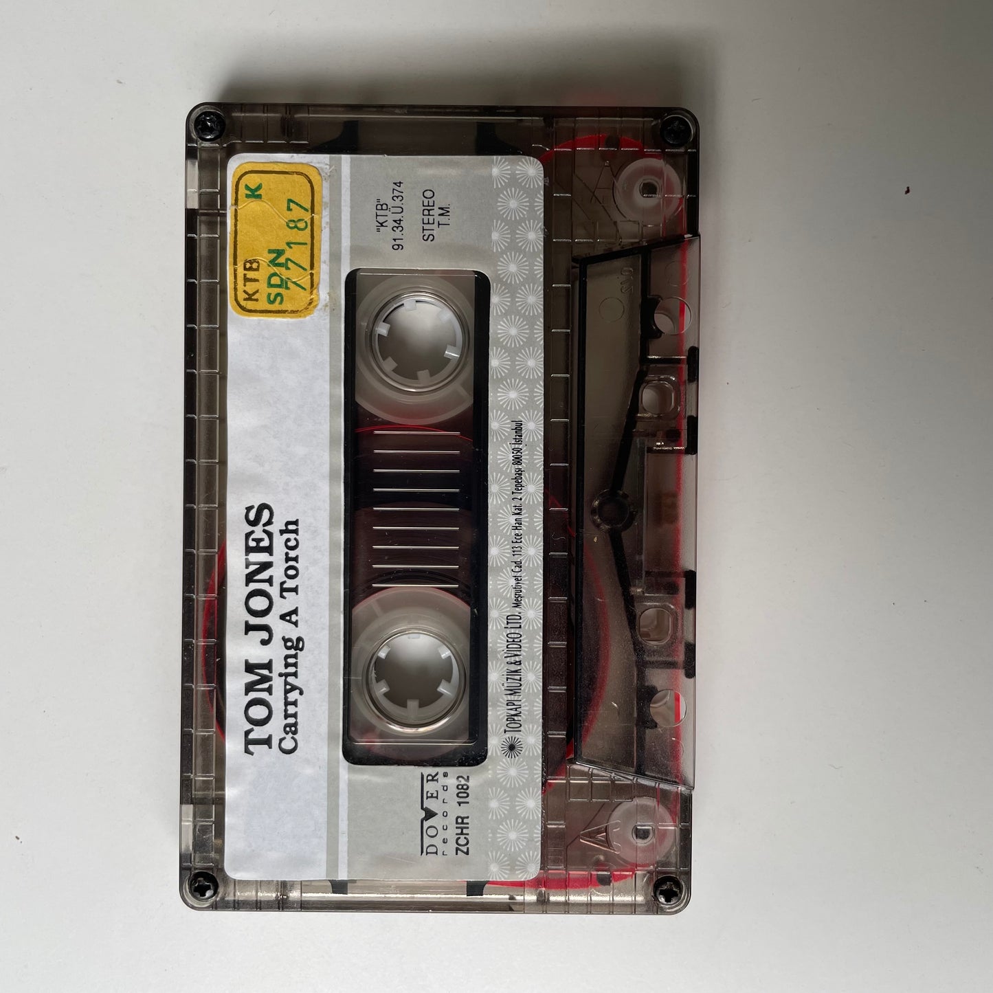 Tape Cassette Tom Jones Carrying a Torch side 1