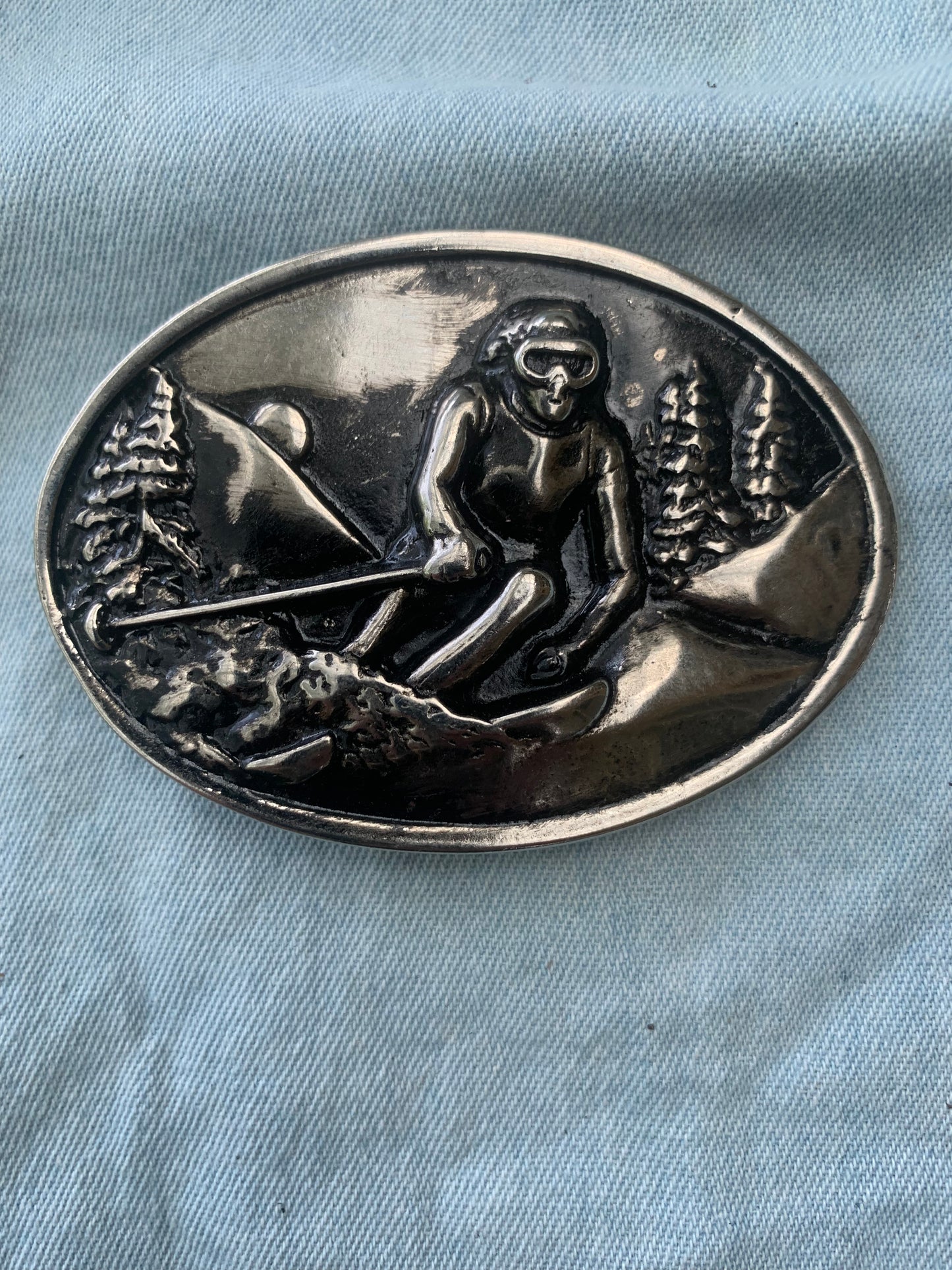 Belt Buckle Ski Front