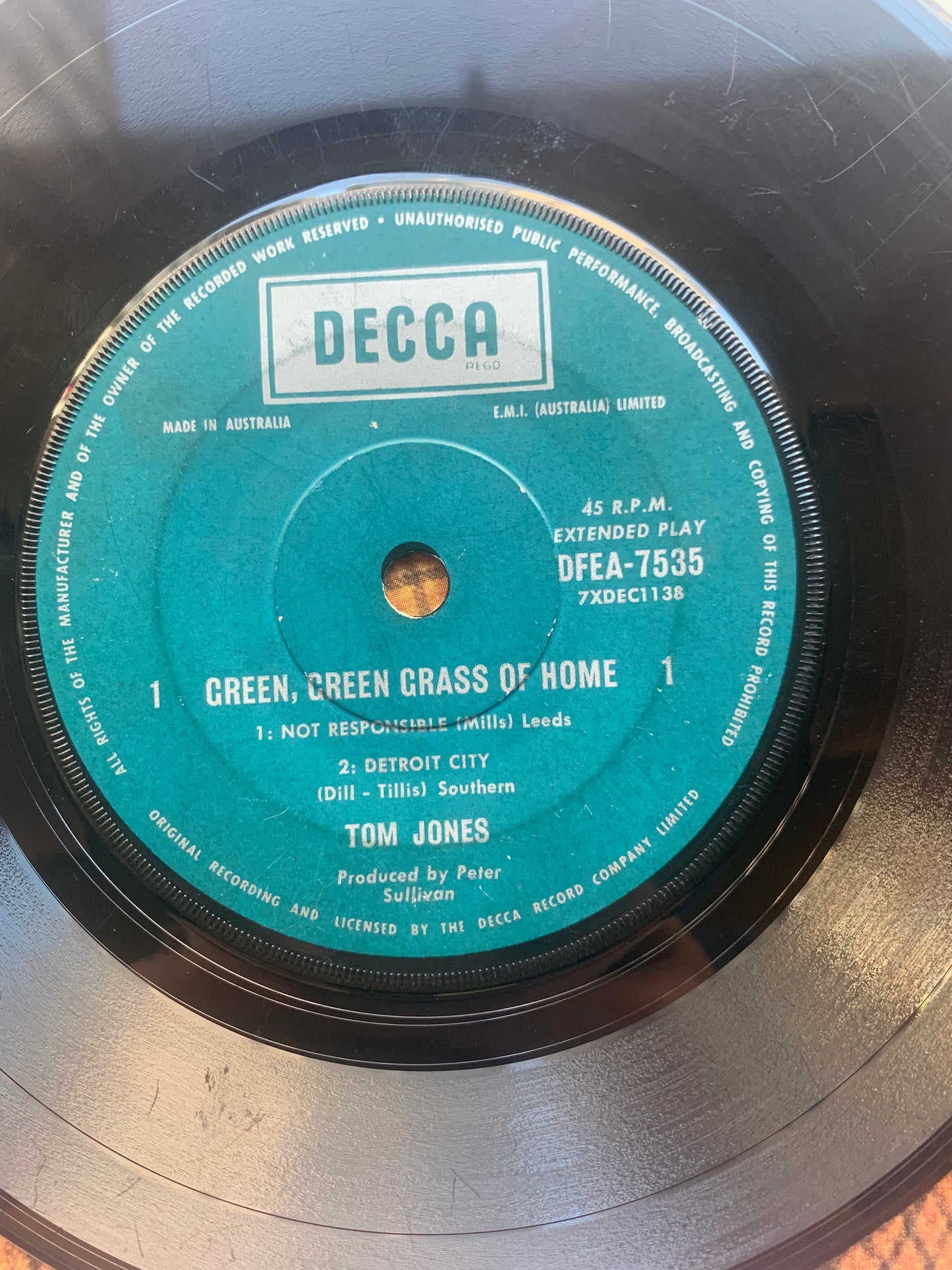 Record Single Tom Jones Green Green Grass of Home 1967